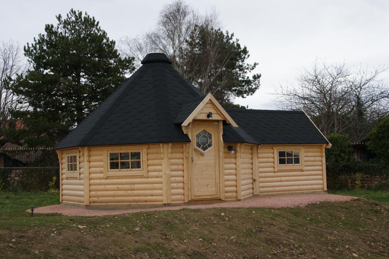 Les Cabanes Du Grand Nord Pradines  Exteriér fotografie